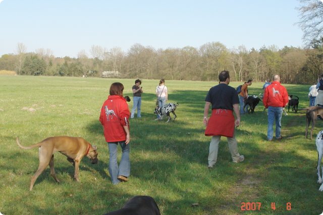ostersonntag_-doggentreffen_031.jpg