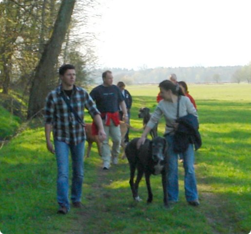 ostersonntag_-doggentreffen_035.jpg