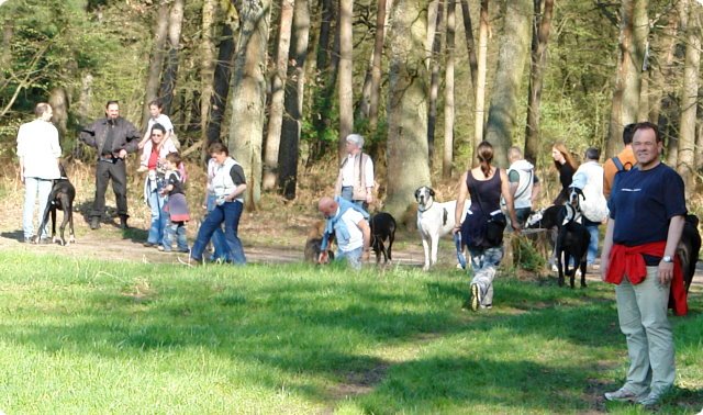 ostersonntag_-doggentreffen_037.jpg